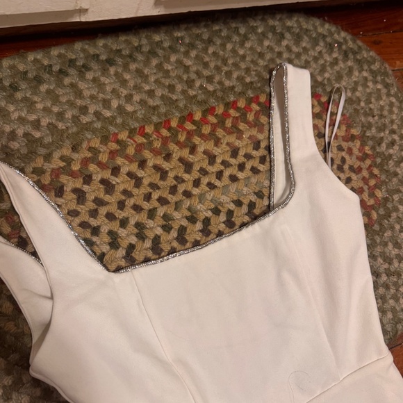 Sleek and stylish maxi dress. Perfect for any occasion. Versatile and elegant de - Picture 3 of 5